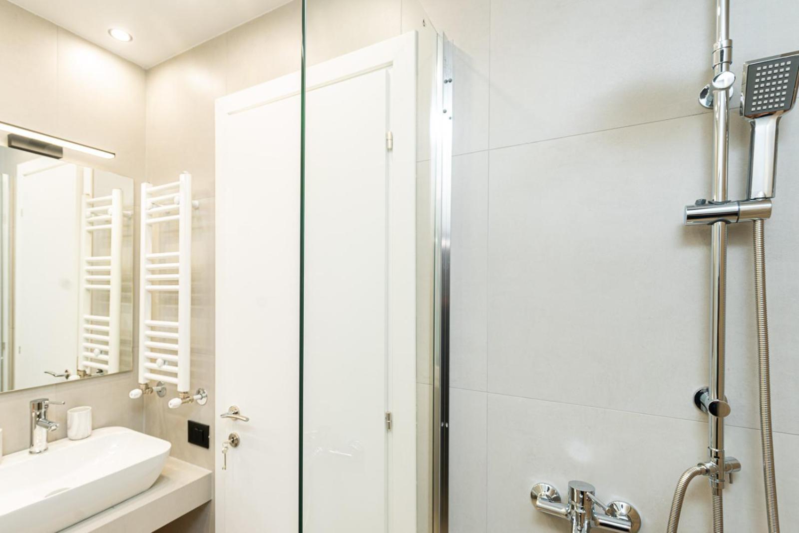 Modern 3 Bedroom Luxury Apartment เทสซาโลนิกิ ภายนอก รูปภาพ